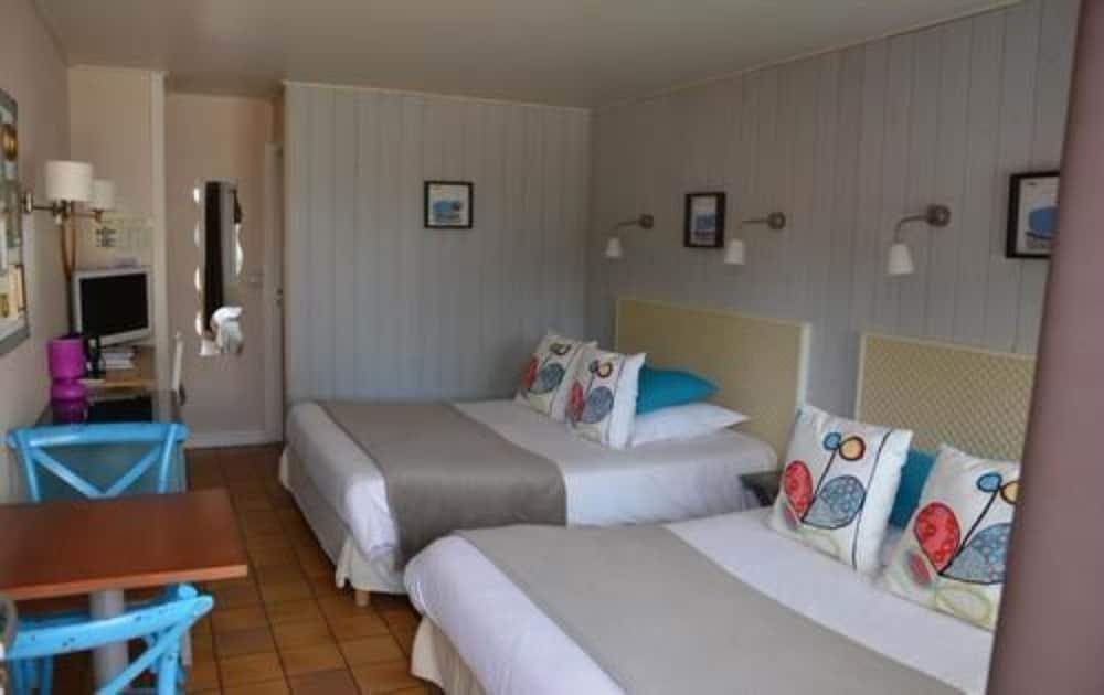 Hotel Monet Ла-Ривьер-Сен-Совёр Экстерьер фото
