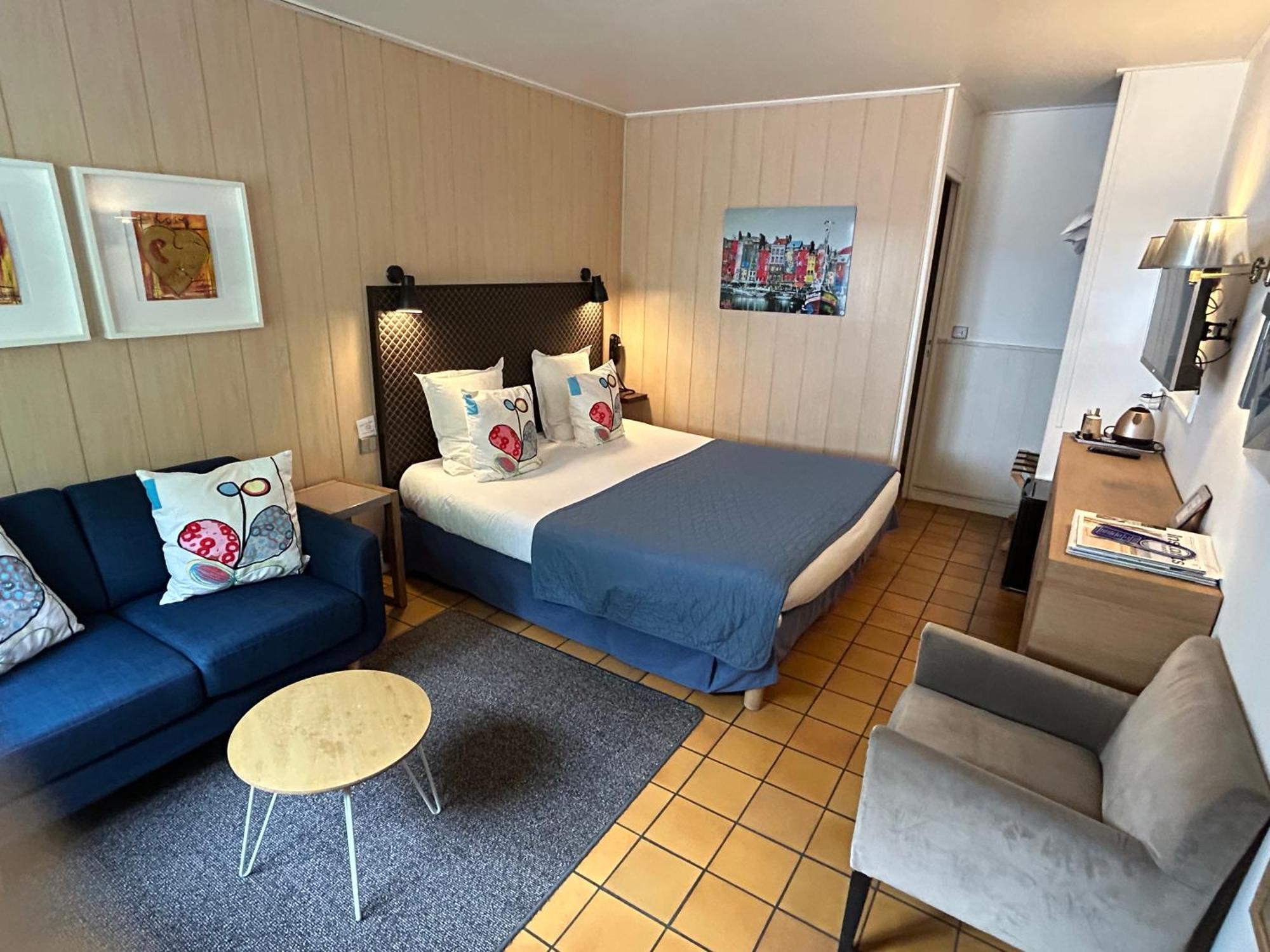 Hotel Monet Ла-Ривьер-Сен-Совёр Экстерьер фото